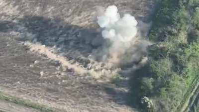 Russian BM-21 Grad is directly hit with missile from HIMARS (the one with 180000 tungsten fragments)