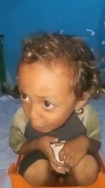 This kid Think she a Skibi toilet