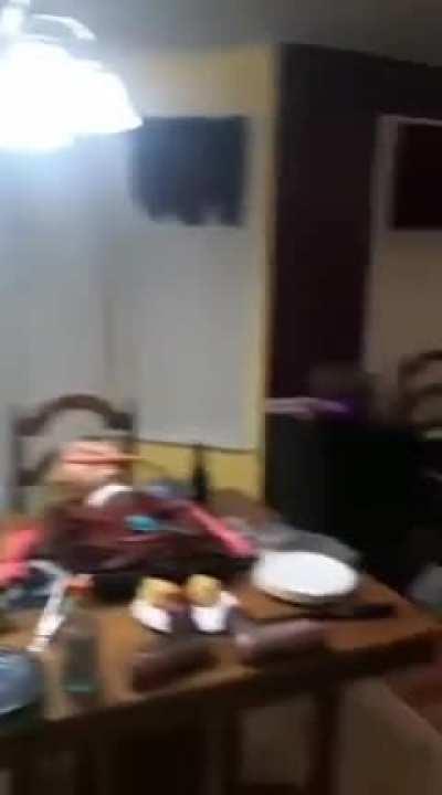 Que le abran dicho a esa hermana de batalla para que esté tan enojada 😂