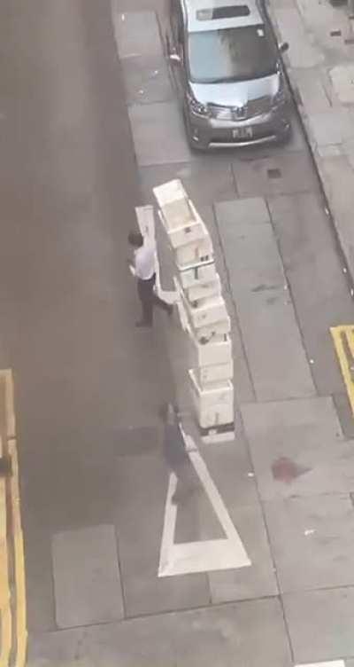 Hong Kong balancing boxes