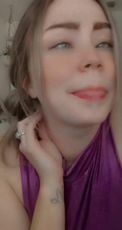 Hehe that feels good 😜