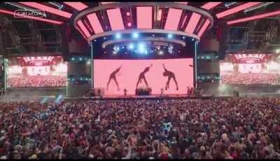 No matter how many times I watch this, that “yeah” that Tom yells always gets me so fucking pumped and it’s the weirdest thing to try and describe.