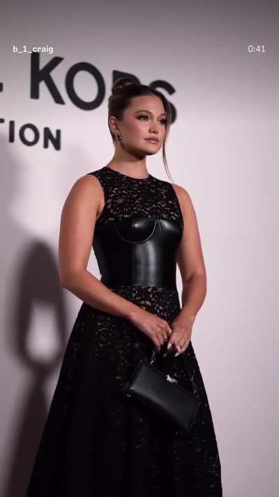 Black dress instagram story 09/11/2025