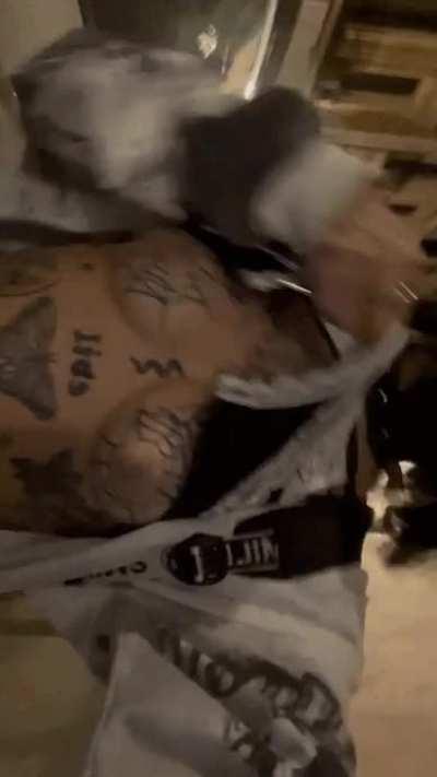 hello neighbors! i know you’re seeing my tits!!