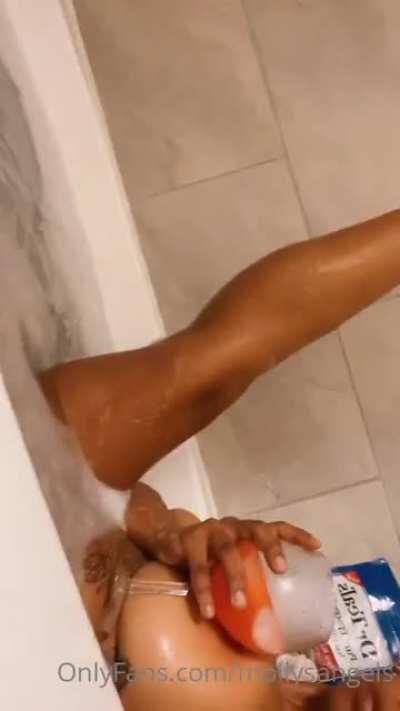 Just move the glass bih 🤦🏾‍♂️