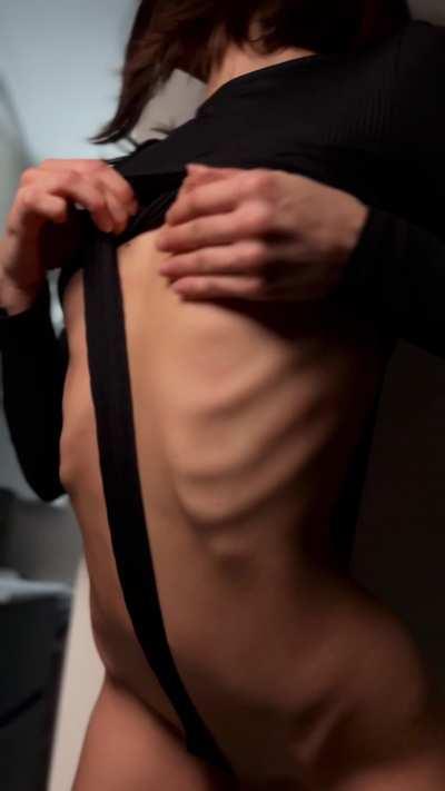 I really like showing my tiny body