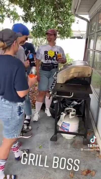 TFW you and your friends don’t have a dad to celebrate Father’s Day with so you just cosplay as each other’s dads 🥰 wholesome