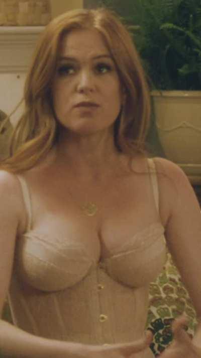 Isla Fisher flaunting her assets