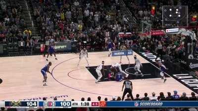 [Highlight] The Clippers attempt to play offense, Harden attempts to play defense, and Reggie Jackson hits the open layup for 35