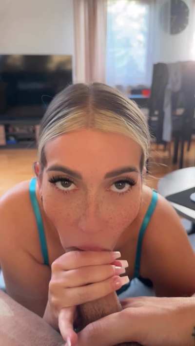 Facial for sweet slut