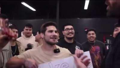 260 lbs Bradley Martyn may deadlift 700+ lbs but he fails to pick up a 160 lbs wrestler