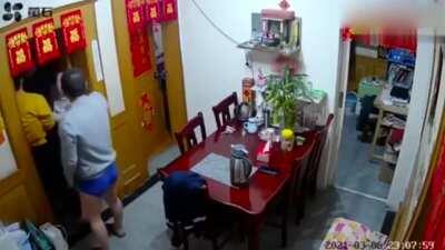 普通支那家庭只能培养出一个个小献忠