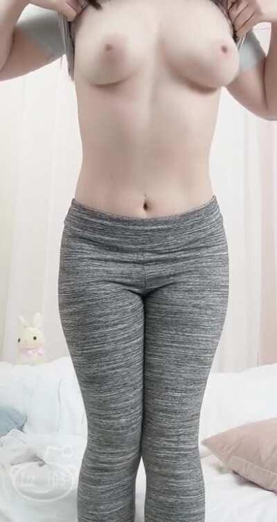 My tits and ass are so jiggly! (OC)