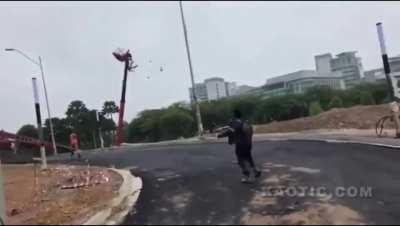 Boom truck overturning