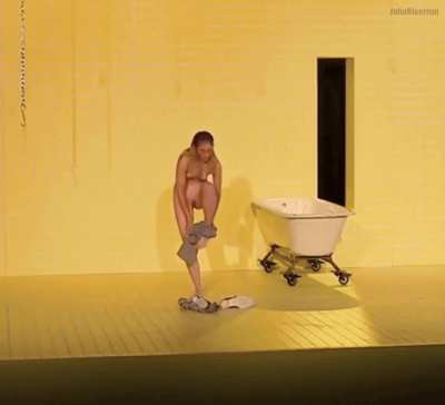 Laura Roberta Kuhr stripping on stage in Die Herrmannsschlach