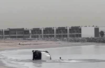 HMBC as I speed along the beach.