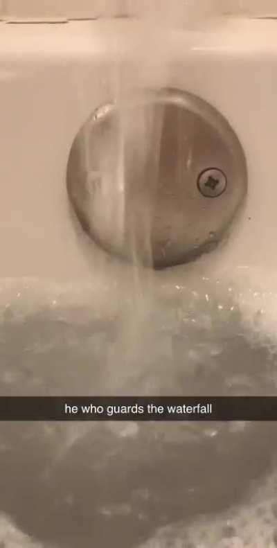 took my ambien, couldn’t fall asleep, had a scary trip, took a bath to calm down, made a friend.