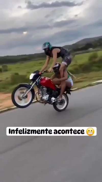 infelizmente acontece