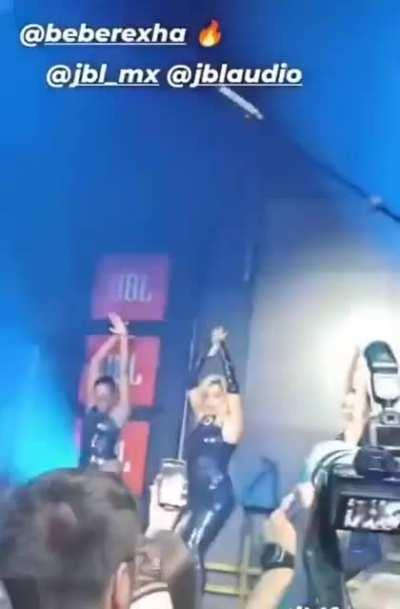 OMG FINALLY A NEW TWERK PERFORMANCE 🍑🍑🥵