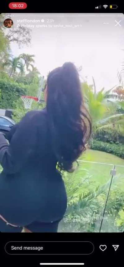 The 🍑 and 🍒 looking tasty