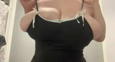 I love when my tits fall out of my shirt OC