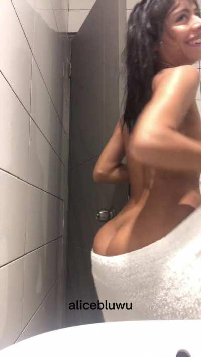 What do you think about this sexy Colombian?