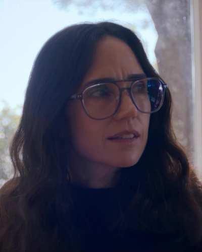 Exclusive clip of Jen as Lucy in Bad Behaviour 💚