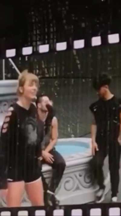 Sexy shaking it off 🔥🤤