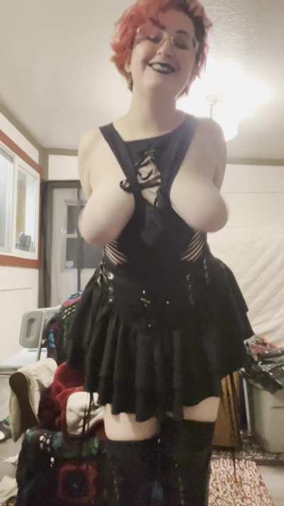 The bounce on my big goth boobs is just perfection