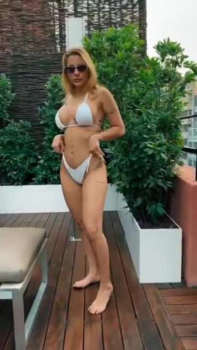 Kenia Gonzalez (@keniamusicr)