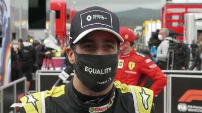 Ricciardo and Verstappen's reaction seeing Raikkonen close to them in lap 1