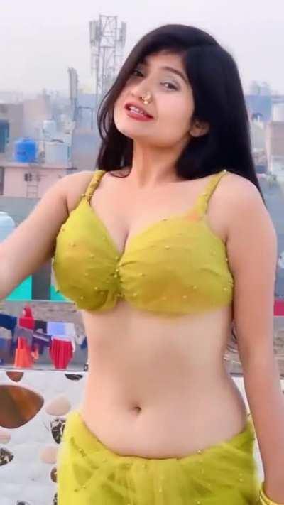 Sexy Seductive Dance In Saree