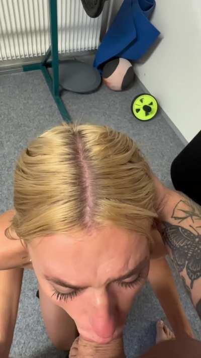 I’m a good throat slut