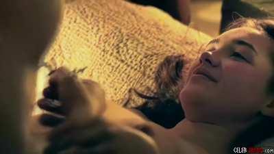 Florence Pugh nude in Outlaw King (2018) enhanced