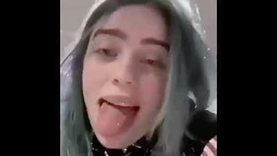 Low quality but still 👅