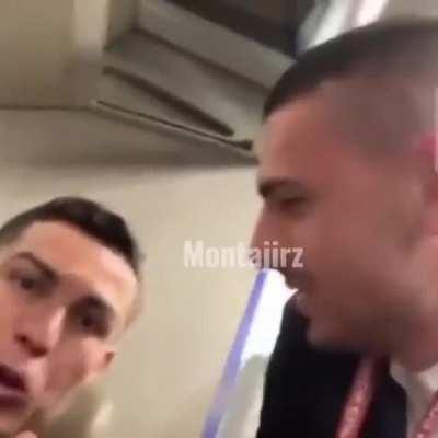 Klozette otururken izlediğim memeler #1