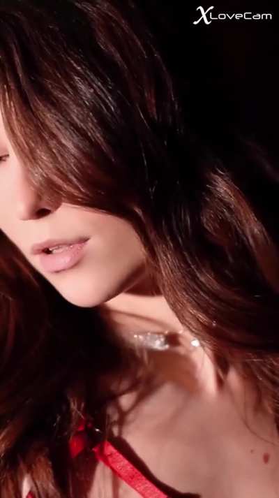 Glamour Galore she is Live Catch Her Now.