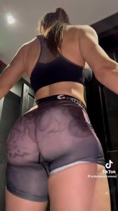 That ass looks delicious 😋: Ardeleanalicemma