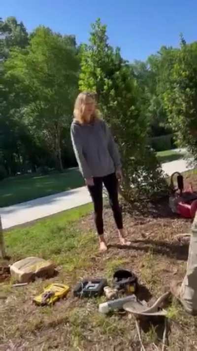 A woman was harassing Hispanic construction workers and demanding to see their papers.