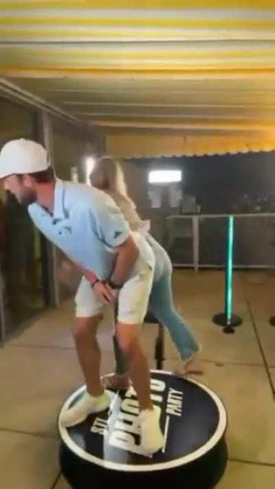 Not paying attention during your 360 ° photo, WCGW?