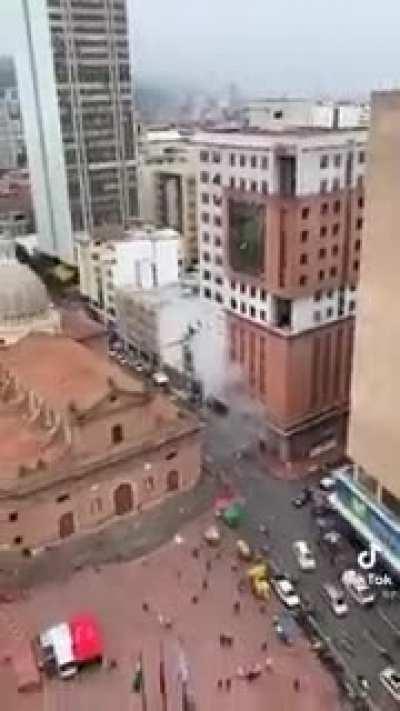 A building explodes in Ecuador 🇪🇨