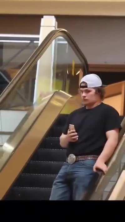 This is a great harmless prank video. Dude's reaction is priceless 🤣