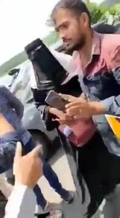 A hindu guy manhandled by Muslim mob in Telangana.