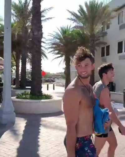 Buenos días 🍑🥵