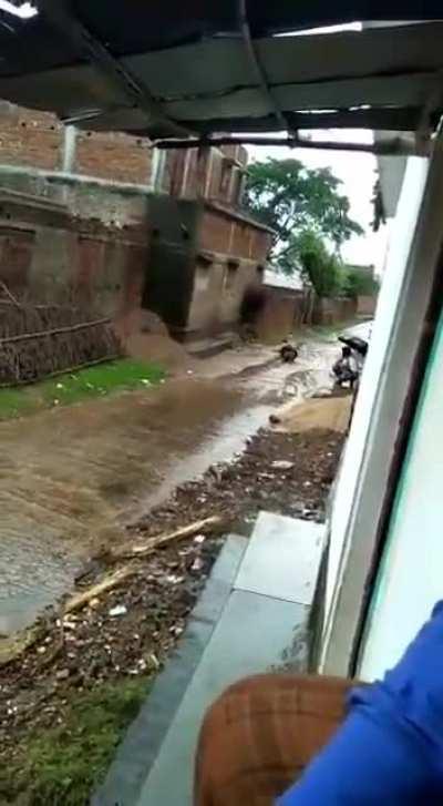 Pre-Clone Wars: The Geonosians test the first Droideka