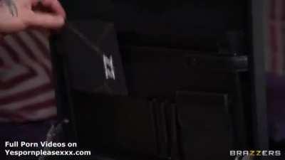 ZZ Nuit Rouge Free Video With Azul Hermosa