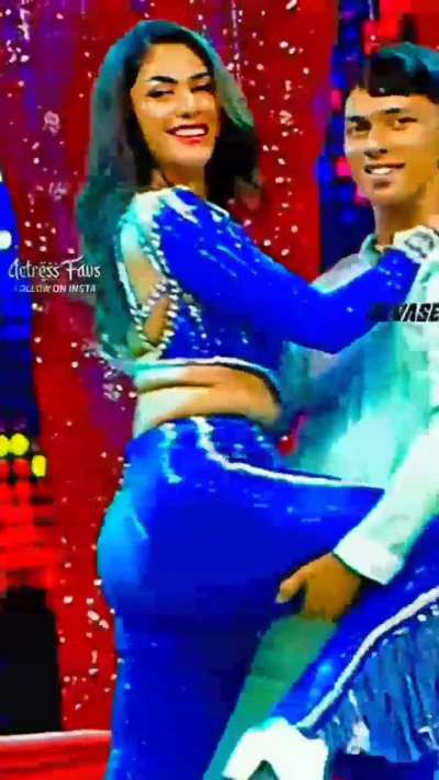 Mrunal thakur ass🍑🍑