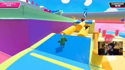 CON EL ILLO NO TE METAS EH! El es el verdadero espadachín negro.