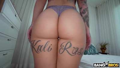 Kali roses is thick and showing you her body