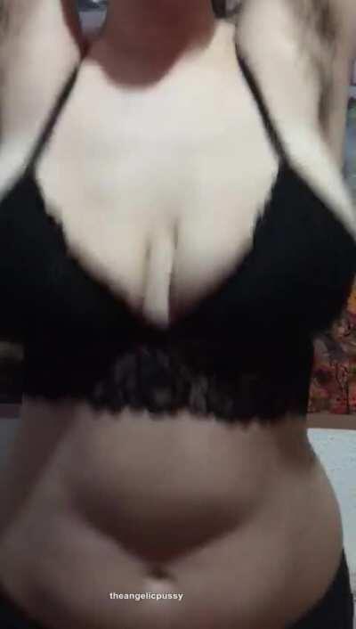 so I heard u like bouncy titties?